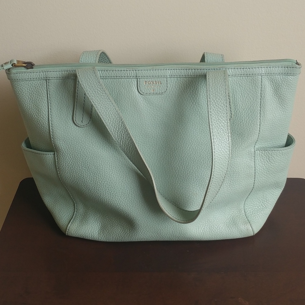 Fossil genuine leather tote bag in light green